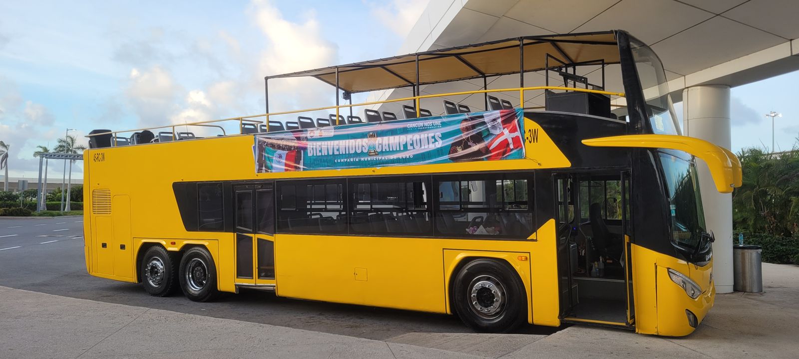 renta de autobus abierto en cancun